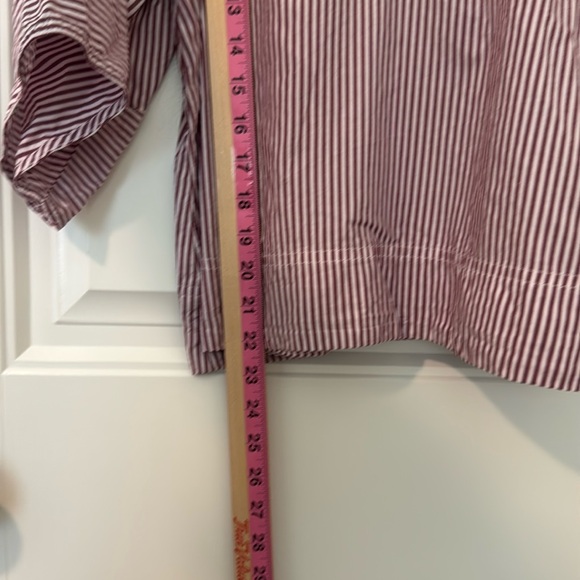 Loft Striped Wide Hem V-neck Top Medium - Picture 9 of 9